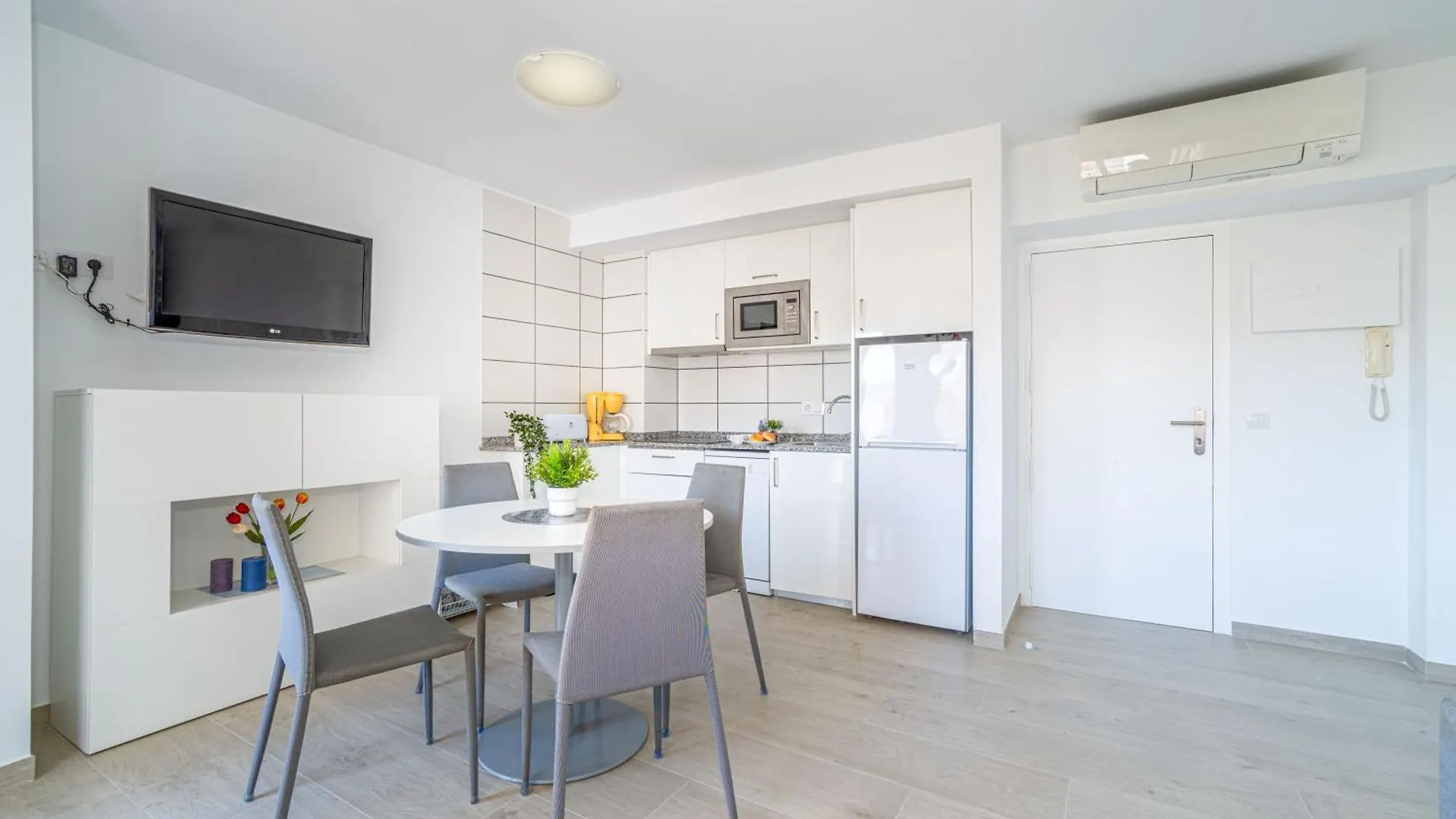 Apart-Rent Apartment Av Rhode 3º 2008 Roses