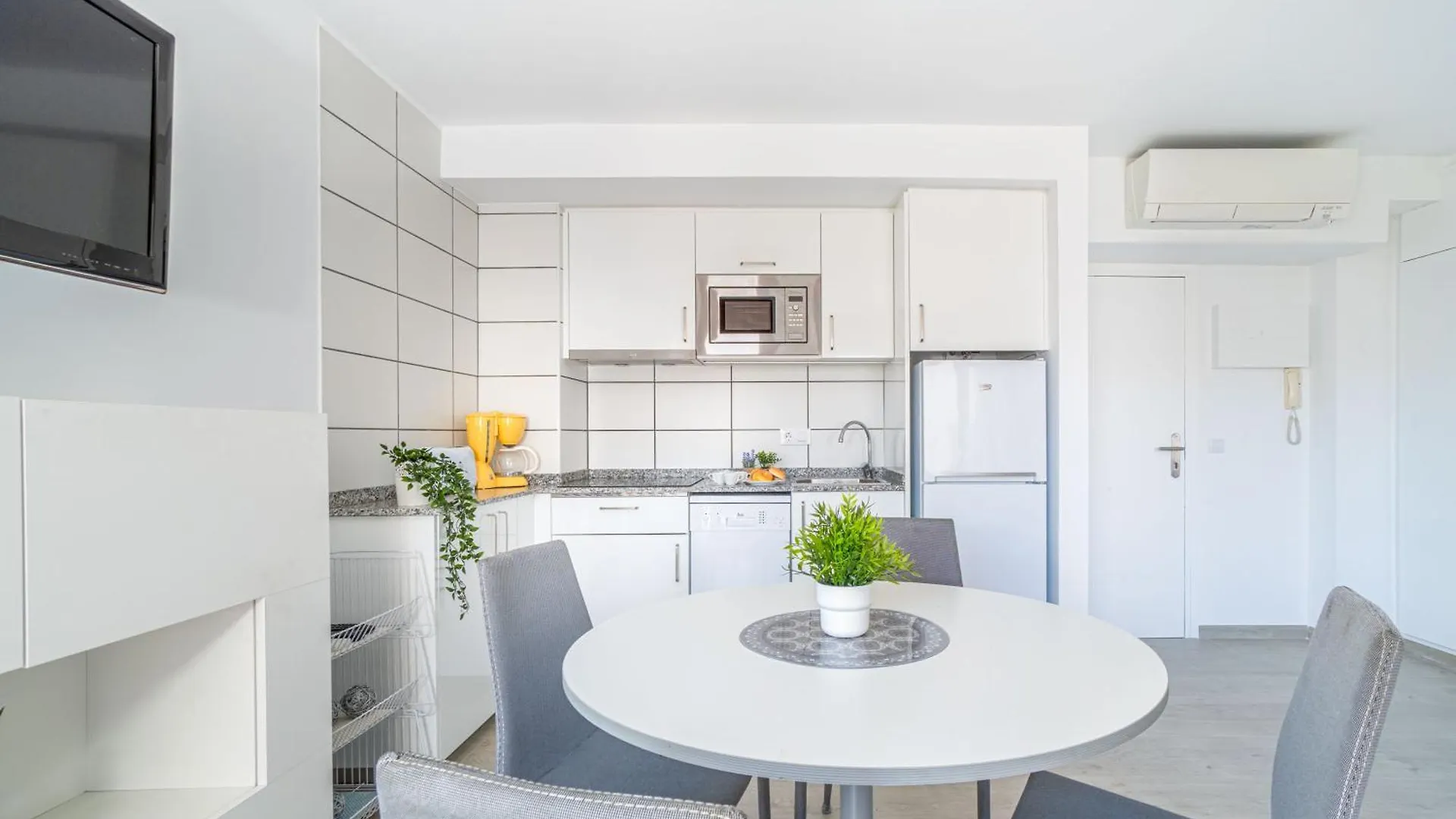 Apart-Rent Apartment Av Rhode 3º 2008 Roses