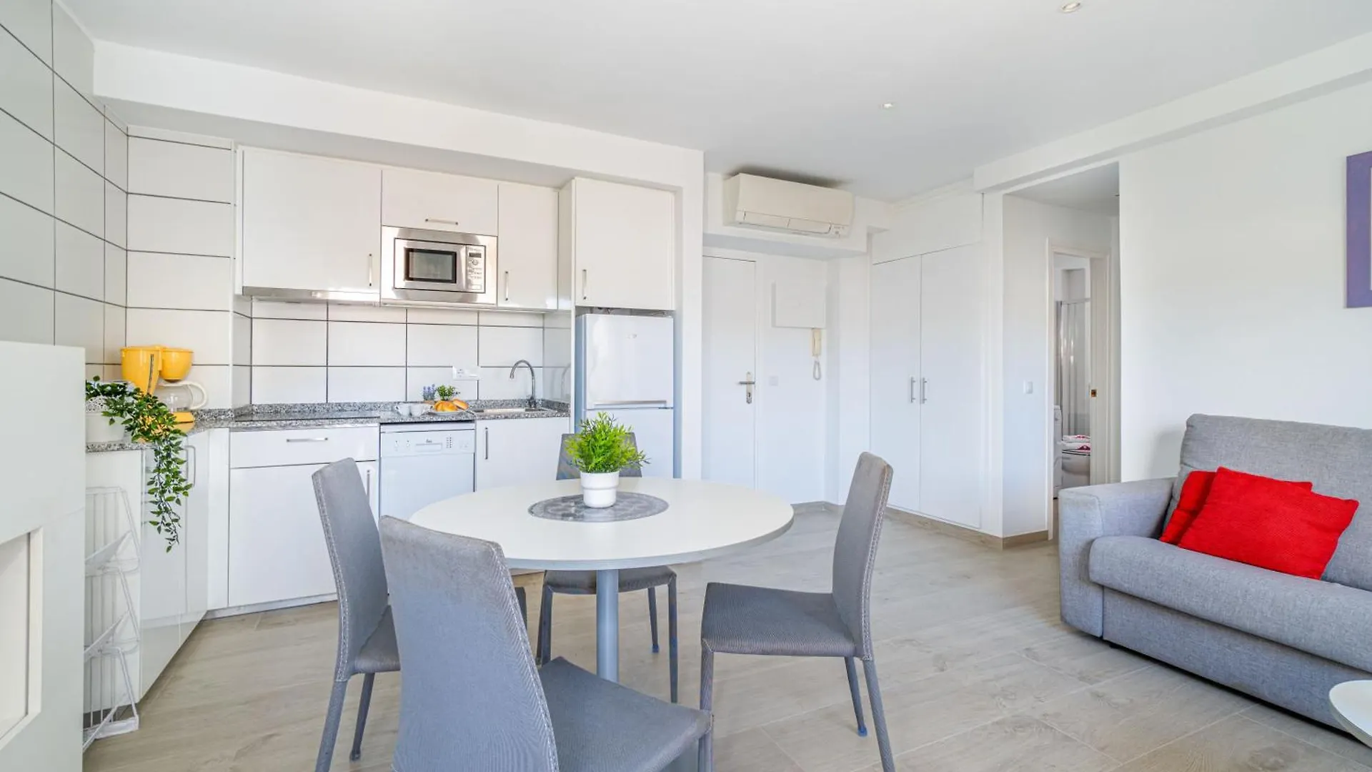 Apart-Rent Apartment Av Rhode 3º 2008 Roses Spanien